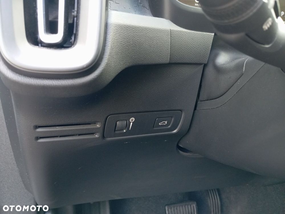 Volvo XC 40 T4 - 19