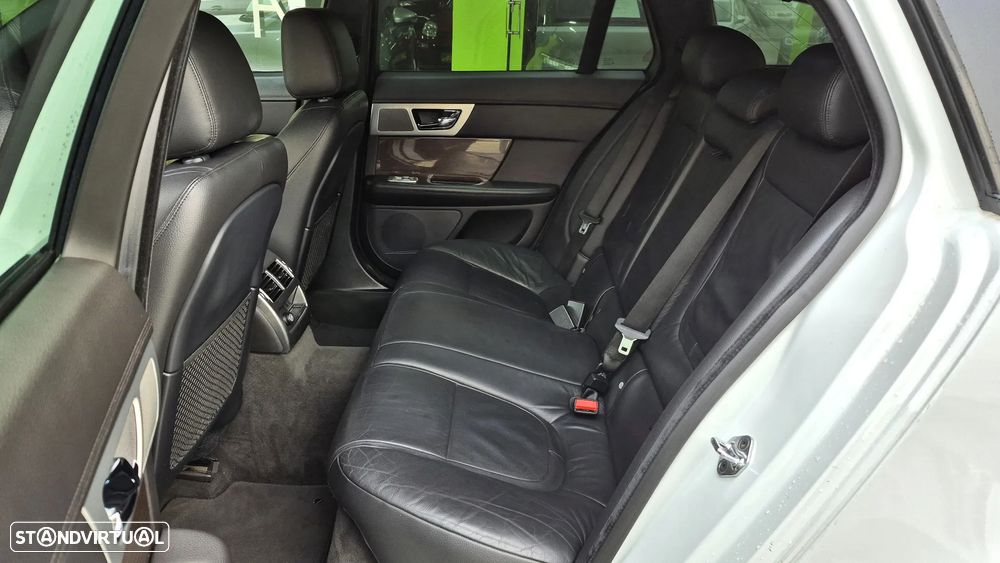 Jaguar XF Sportbrake 2.2 - 16
