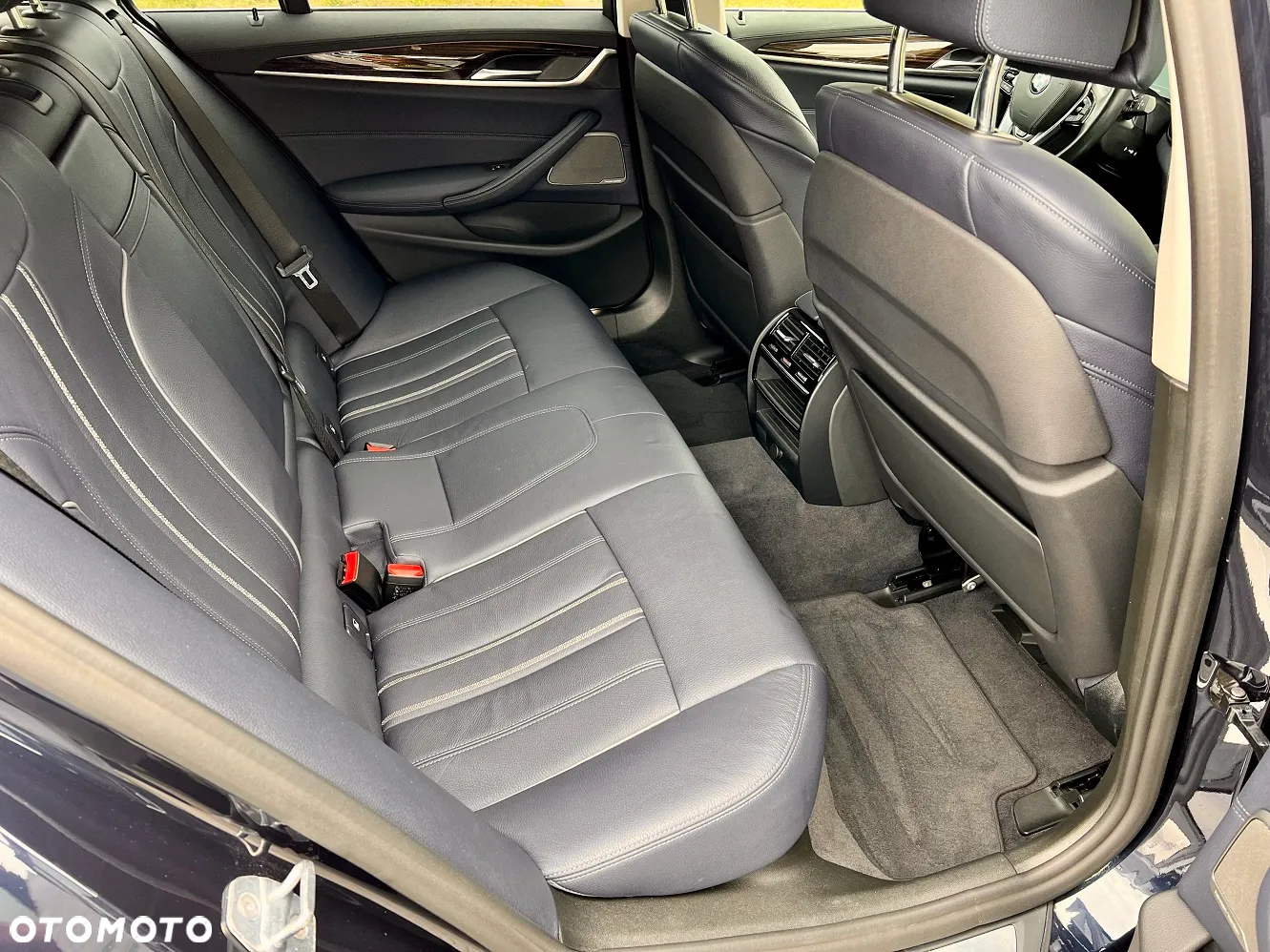 BMW Seria 5 520d Touring Luxury Line - 34