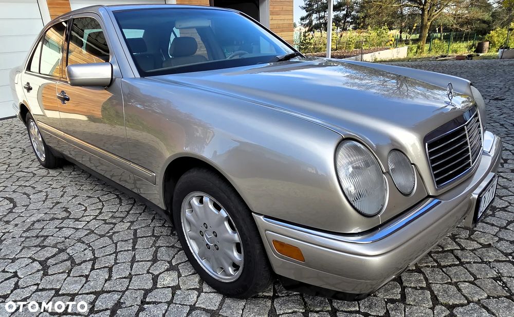 Mercedes-Benz Klasa E - 30