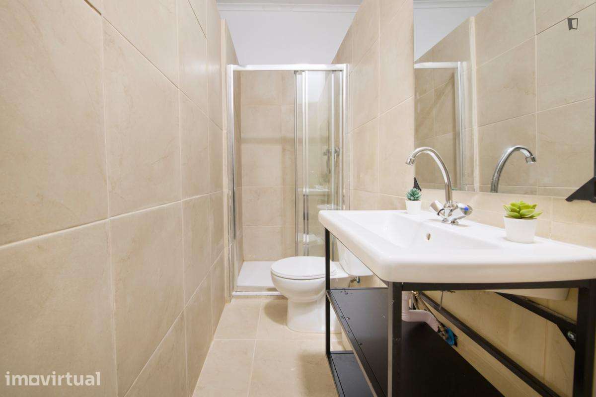 Quarto - localizado em Entrecampos Lisbon - Grande imagem: 3/50