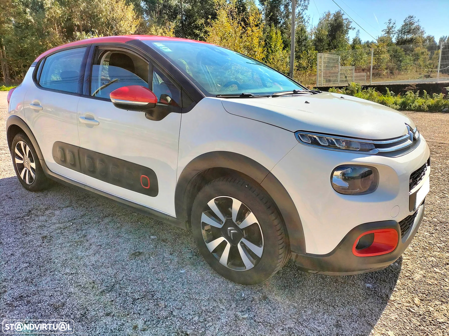 Citroën C3 1.2 PureTech Shine - 2