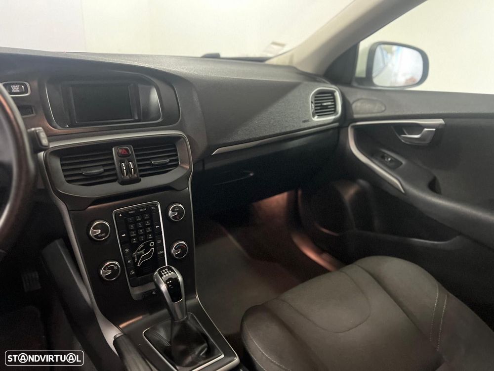 Volvo V40 2.0 D2 Momentum - 9