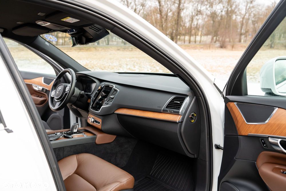 Volvo XC 90 B5 D AWD Momentum - 20