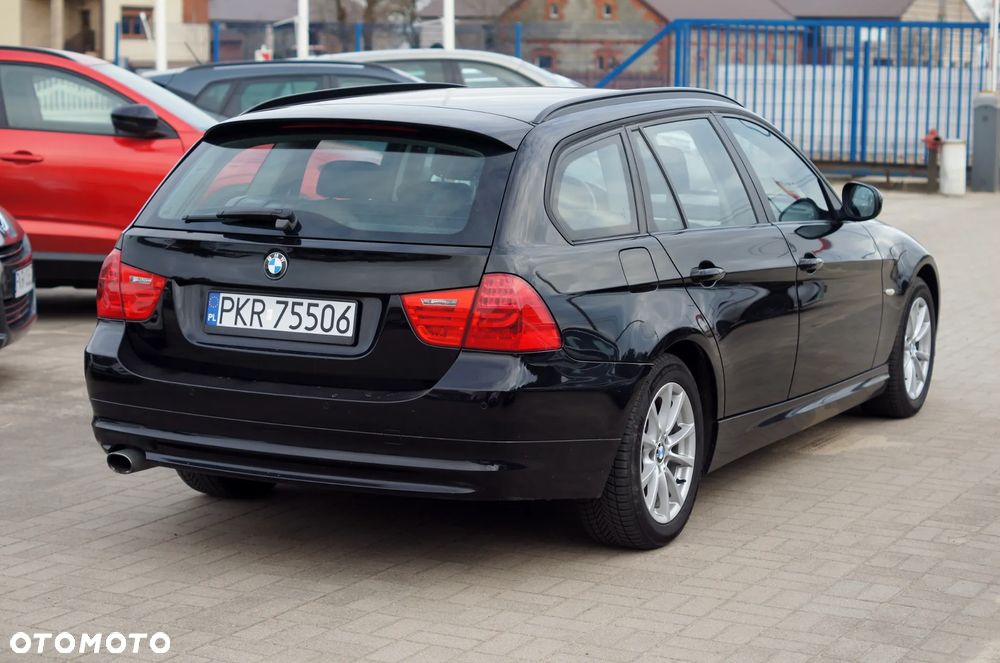 BMW Seria 3 320d - 4