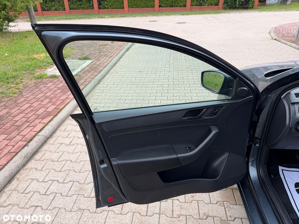 Skoda RAPID 1.2 TSI (Green tec) Emotion Plus - 29