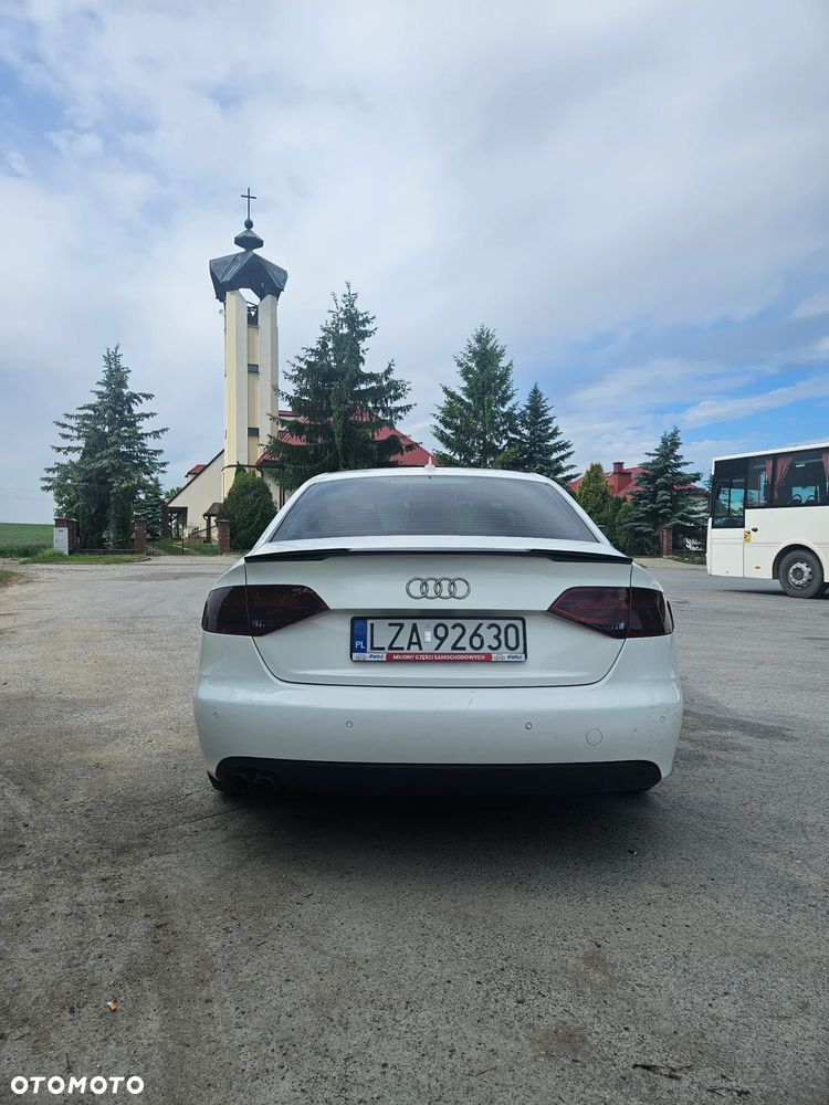 Audi A4 Limousine - 6