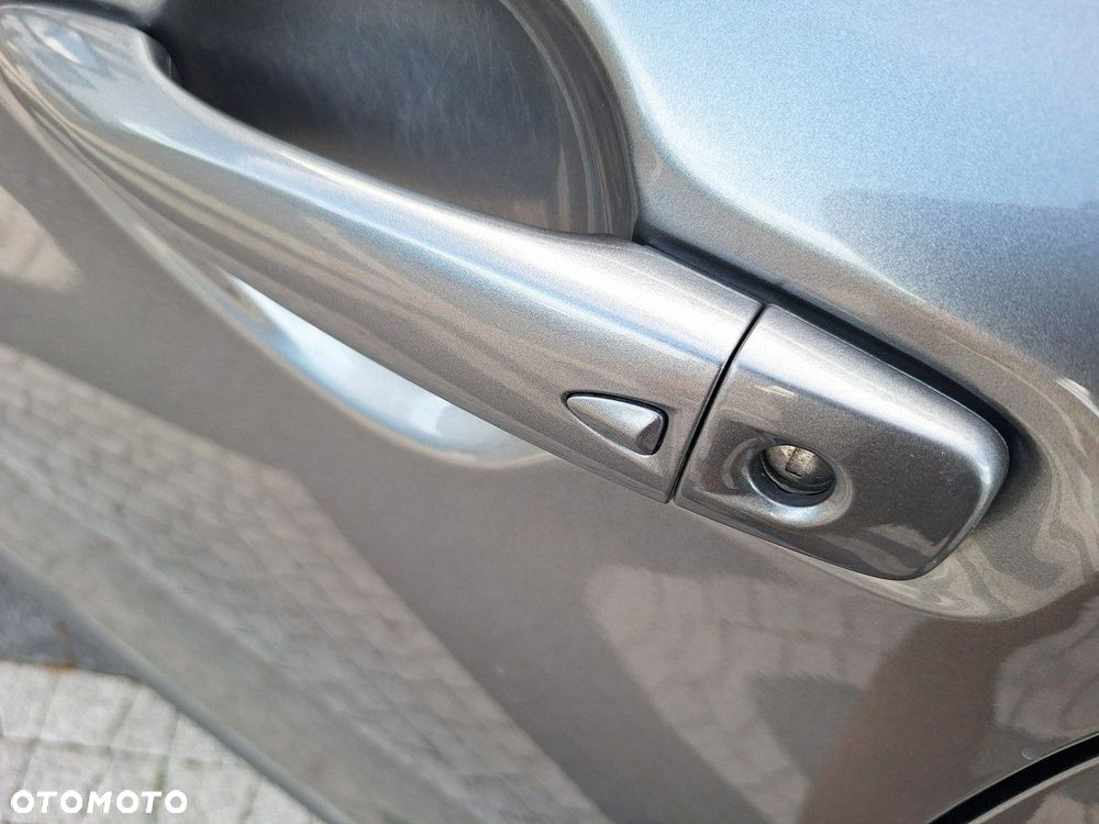 Nissan Qashqai 1.6 DIG-T N-Connecta - 27