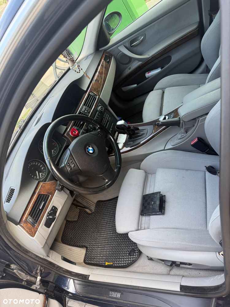 BMW Seria 3 330xi - 4