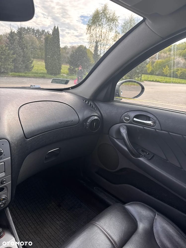 Alfa Romeo 147 1.6 Twin Spark Black Line - 6