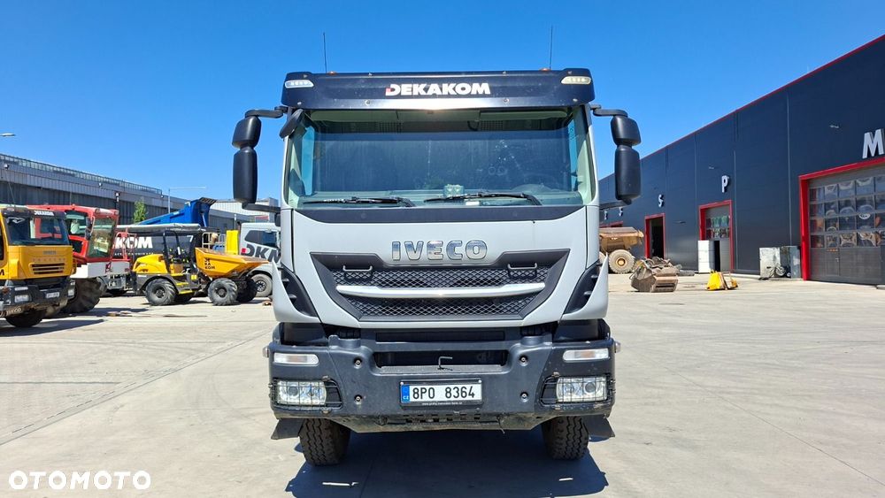 Iveco Trakker Ad 340 T 46 8X4 - 2
