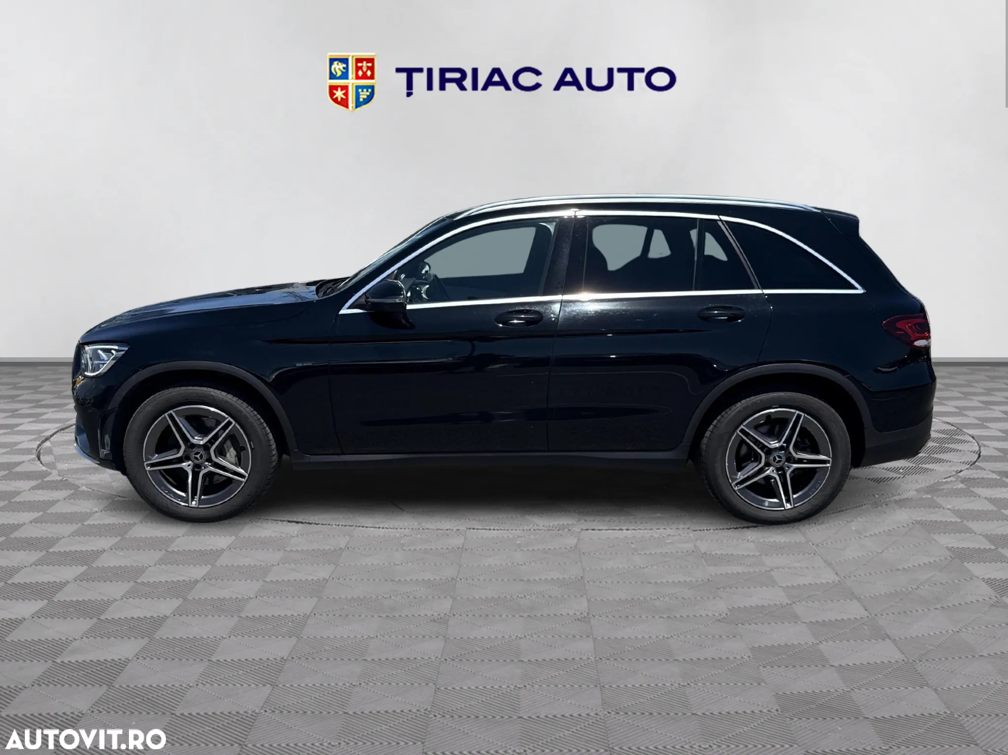 Mercedes-Benz GLC 300 de 4Matic 9G-TRONIC AMG Line - 2