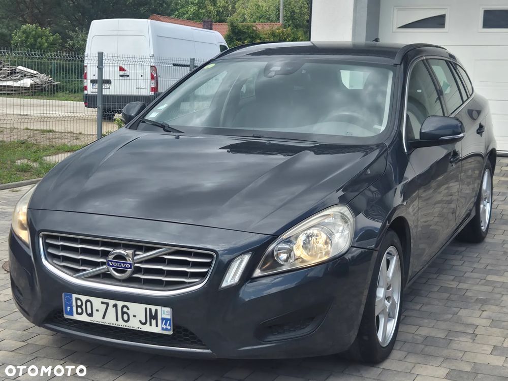 Volvo V60 D3 Momentum - 10