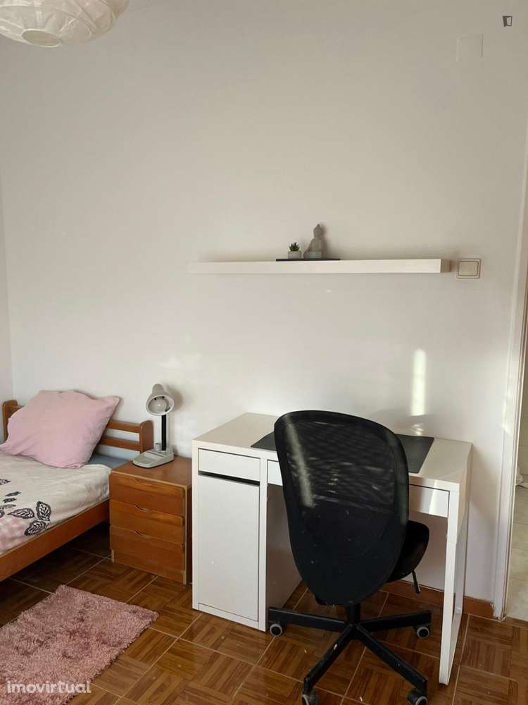Quarto - localizado em Setubal - Grande imagem: 5/18