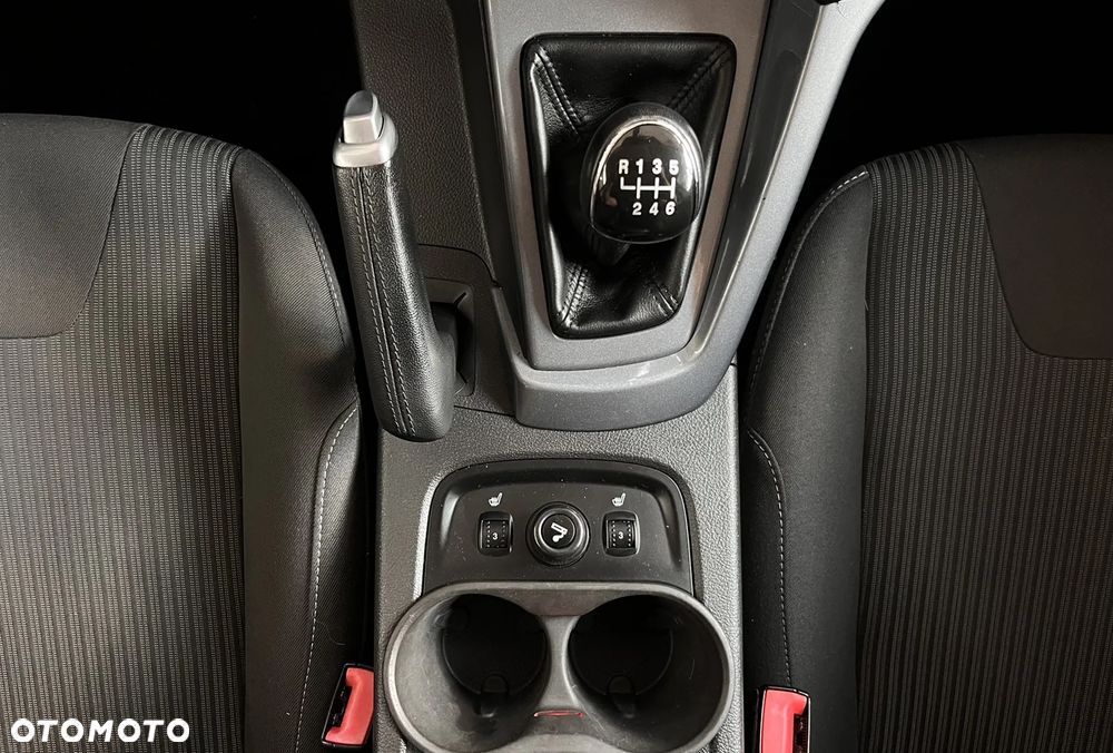 Ford Focus 1.6 EcoBoost Titanium - 19