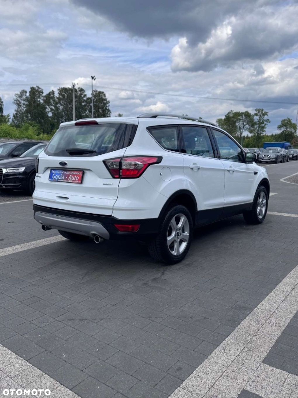 Ford Kuga 1.5 EcoBoost 2x4 Cool & Connect - 8