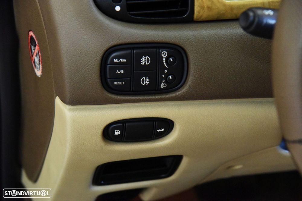 Jaguar S-Type 2.7 D V6 Executive Auto. - 18