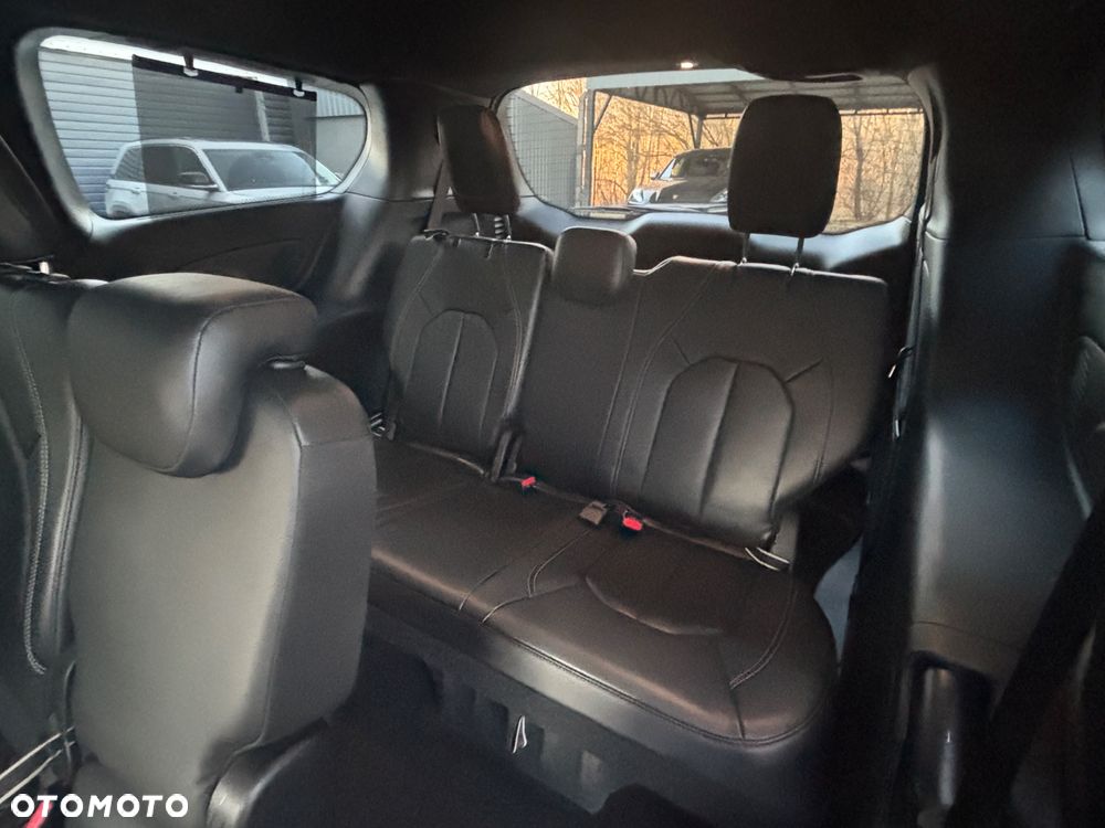 Chrysler Pacifica - 14