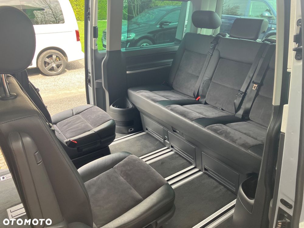 Volkswagen Multivan - 15