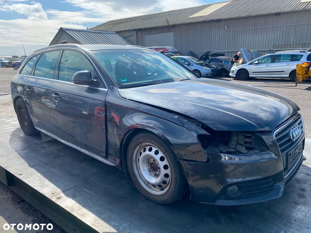 233 / Audi A4 B8 / Na Części / - 3