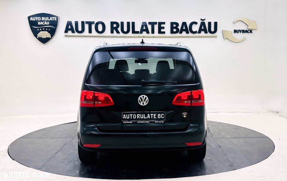 Volkswagen Touran - 11