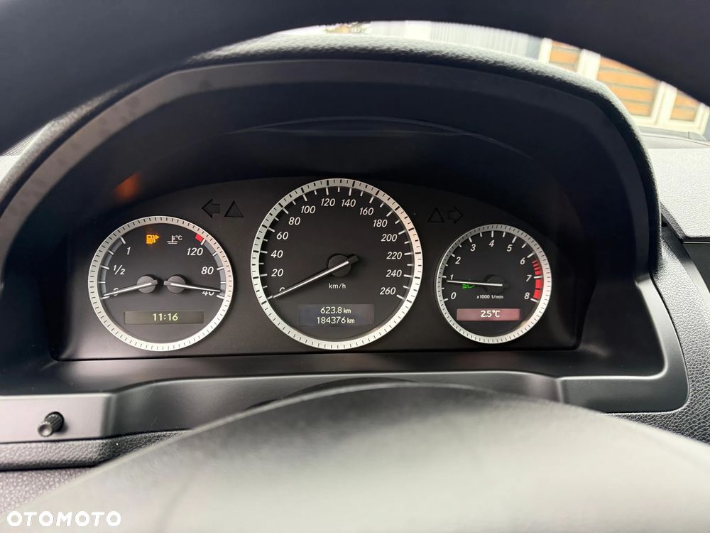 Mercedes-Benz Klasa C 180 Kompressor BlueEFFICIENCY Elegance - 19
