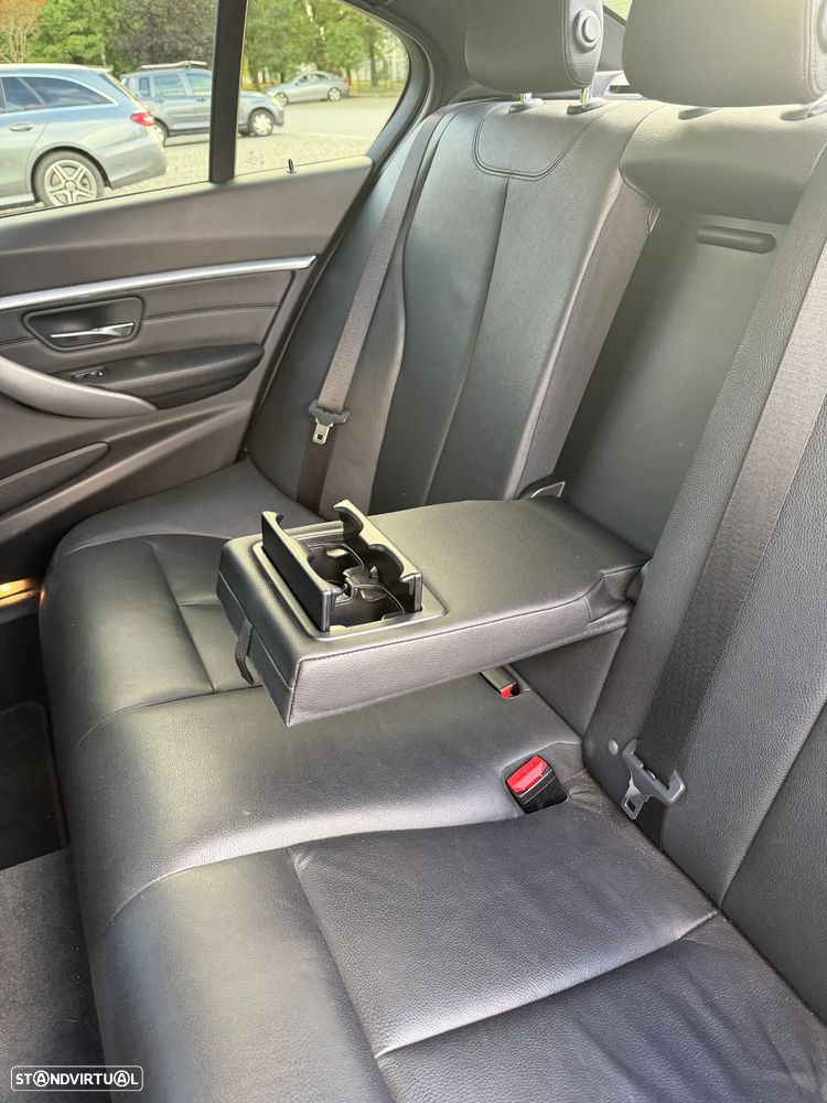 BMW 330 e iPerformance Pack M Shadow - 16