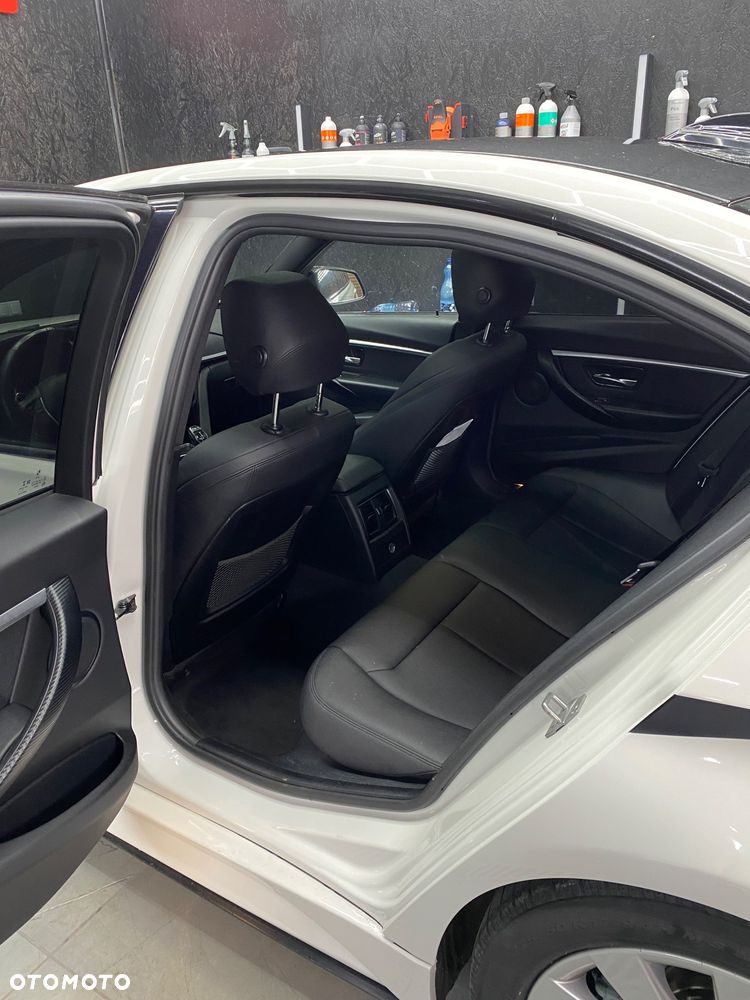 BMW Seria 3 330i xDrive Edition Luxury Line Purity - 13