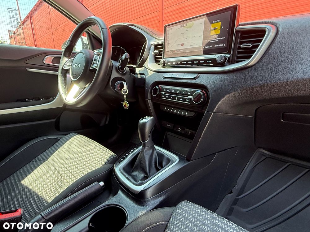 Kia Ceed - 25
