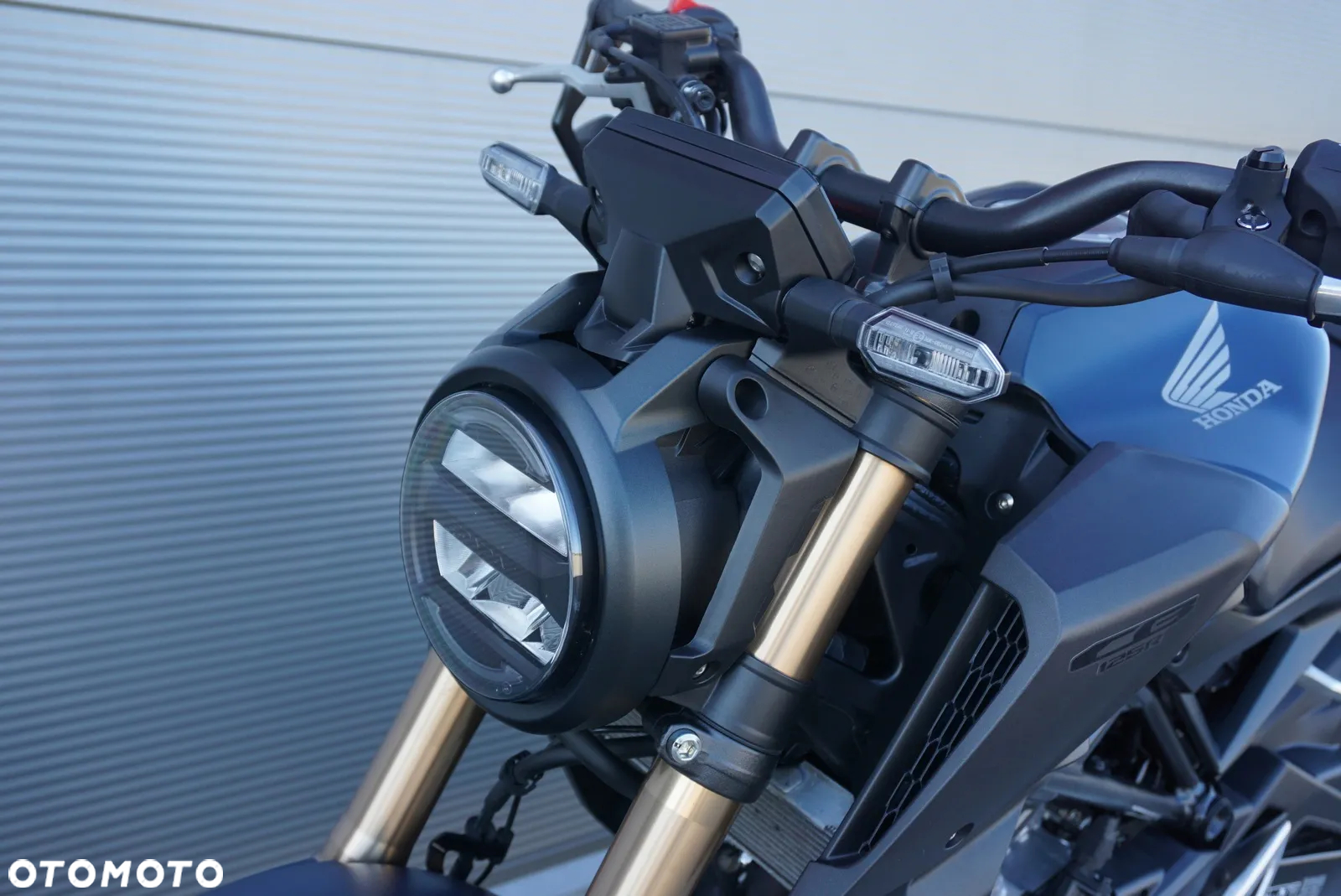 Honda CB - 12