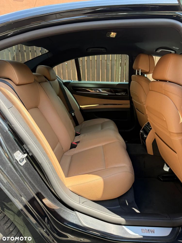 BMW Seria 7 740d xDrive - 6