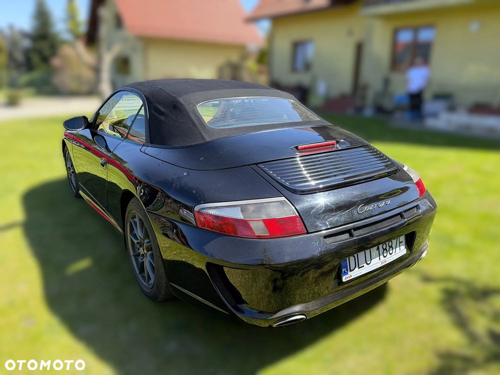 Porsche 911 Carrera - 15