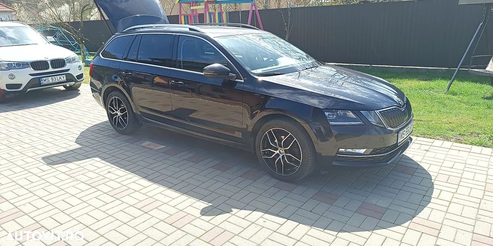 Skoda Octavia Combi Diesel 1.6 TDI DSG Style - 1