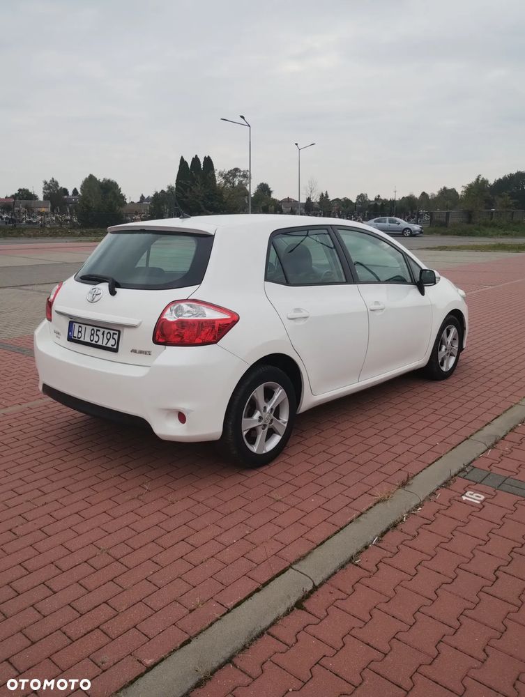 Toyota Auris 2.0 D-4D Premium - 8