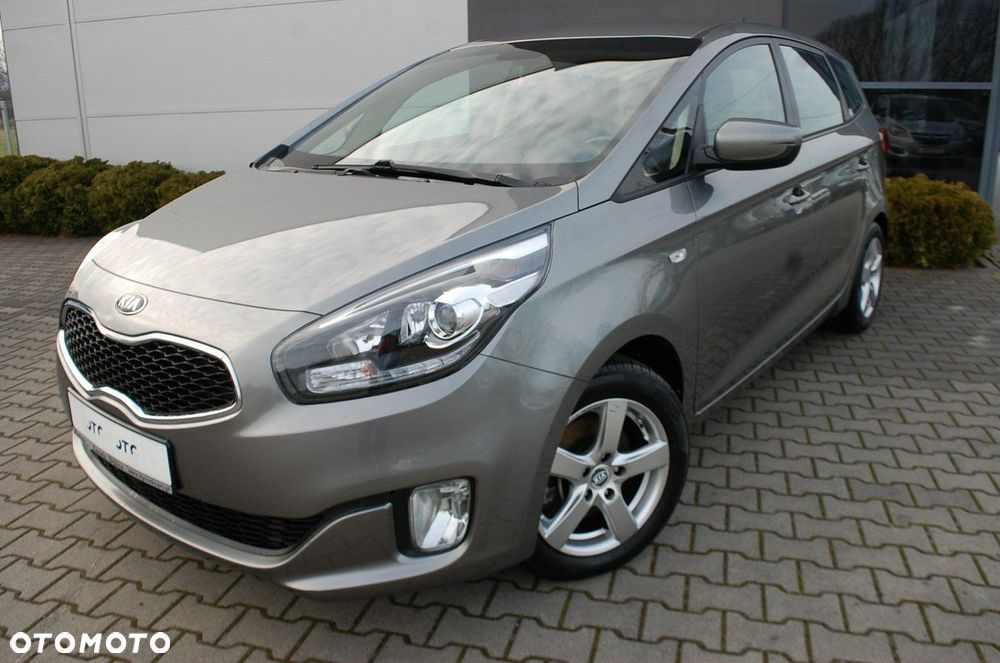 Kia Carens - 11