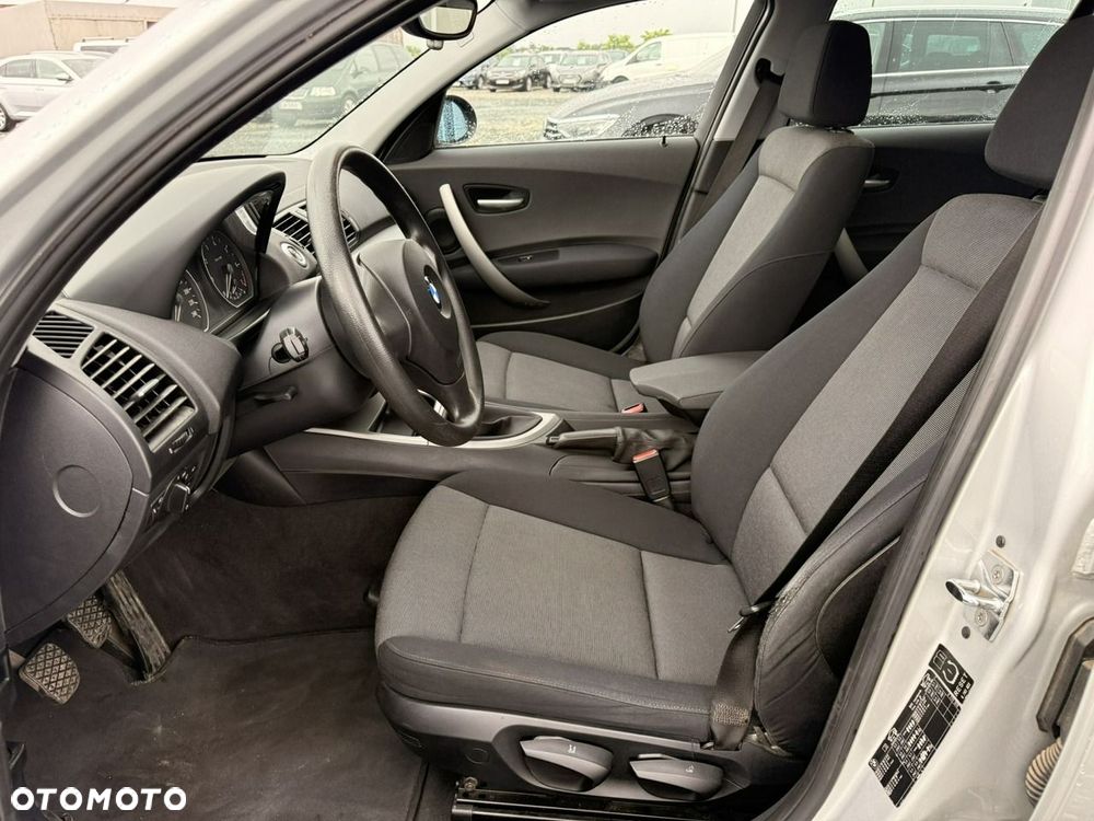 BMW Seria 1 116i - 11