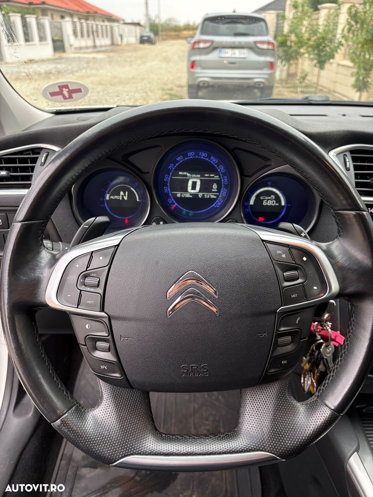 Citroën C4 1.6 e-HDi FAP Exclusive - 6