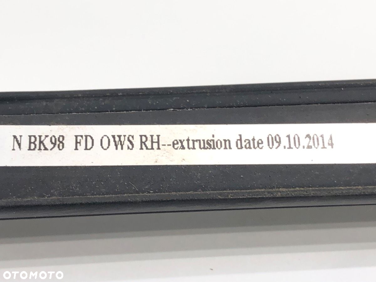 LISTWA ZGARNIAJĄCA PRZÓD PRAWA CHROM - 149.00 PLN - RENAULT CLIO IV (BH_) 2012 - 2022 1.2 16V 54 - 3