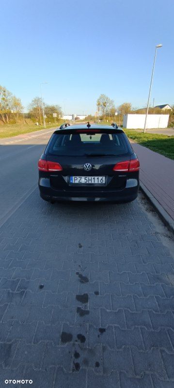 Volkswagen Passat 1.6 TDI DPF BlueMotion Technology Comfortline - 4