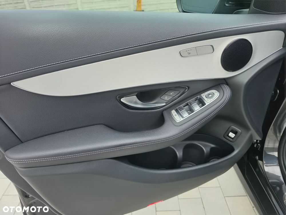 Mercedes-Benz GLC 200 4Matic 9G-TRONIC - 24
