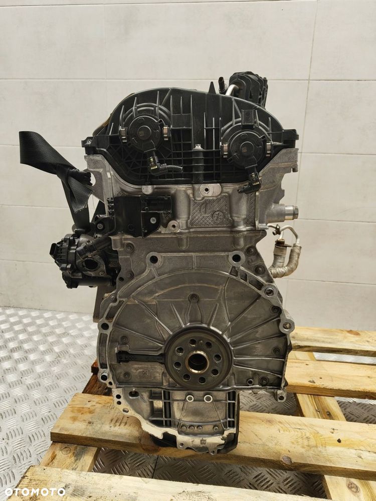 BMW F40 F45 F46 SILNIK BENZYNA B38A15A - 1
