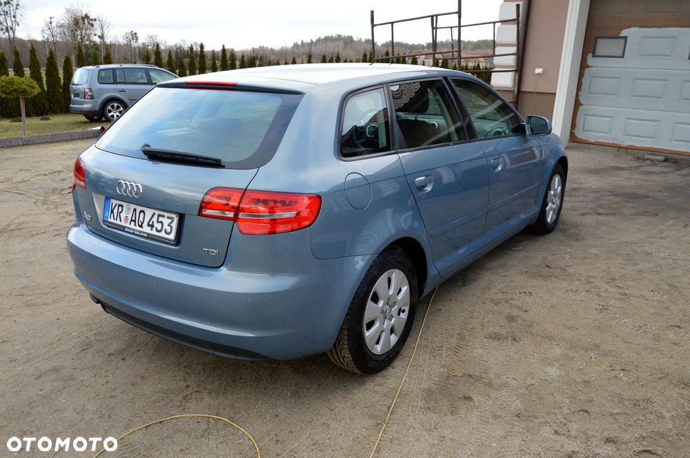 Audi A3 Sportback 1.6 TDI Attraction - 10