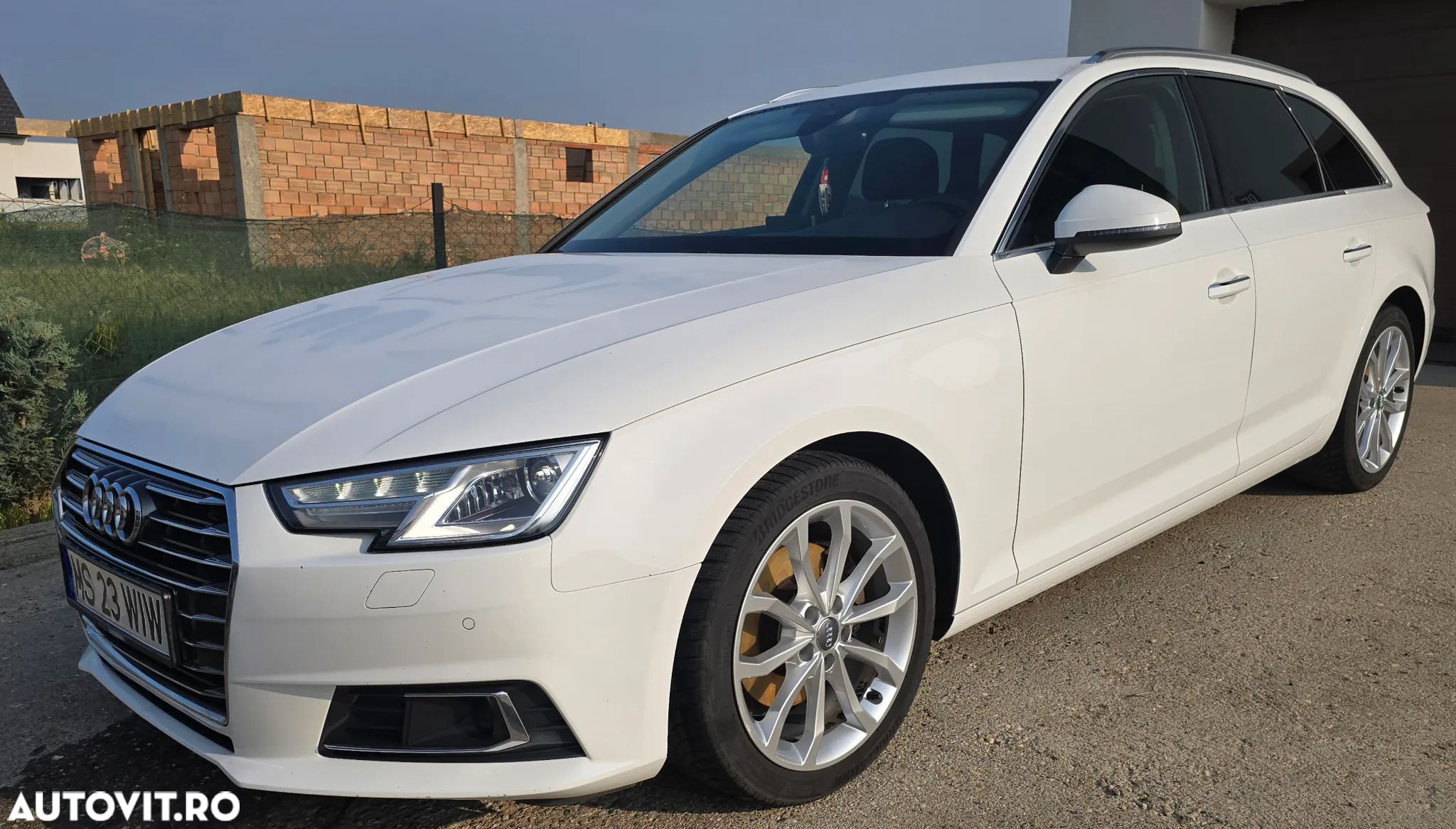 Audi A4 Avant 2.0 TDI ultra S tronic - 1