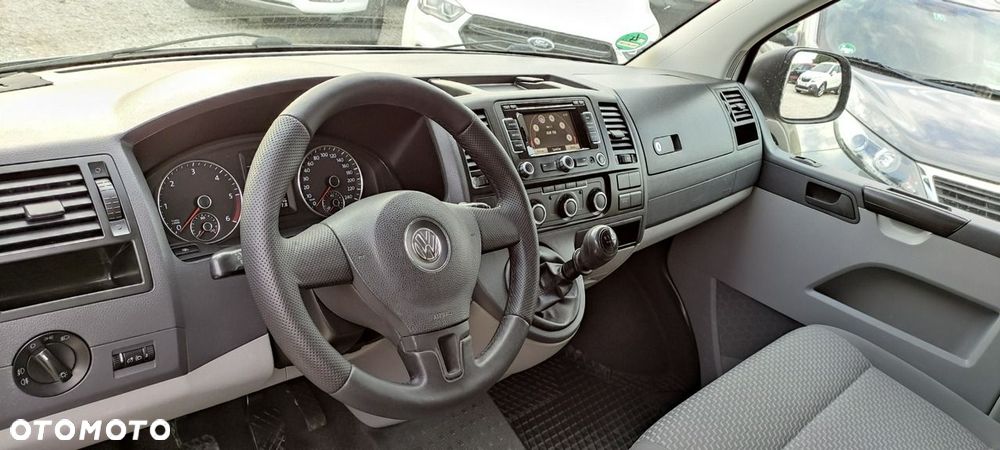 Volkswagen Caravelle - 25