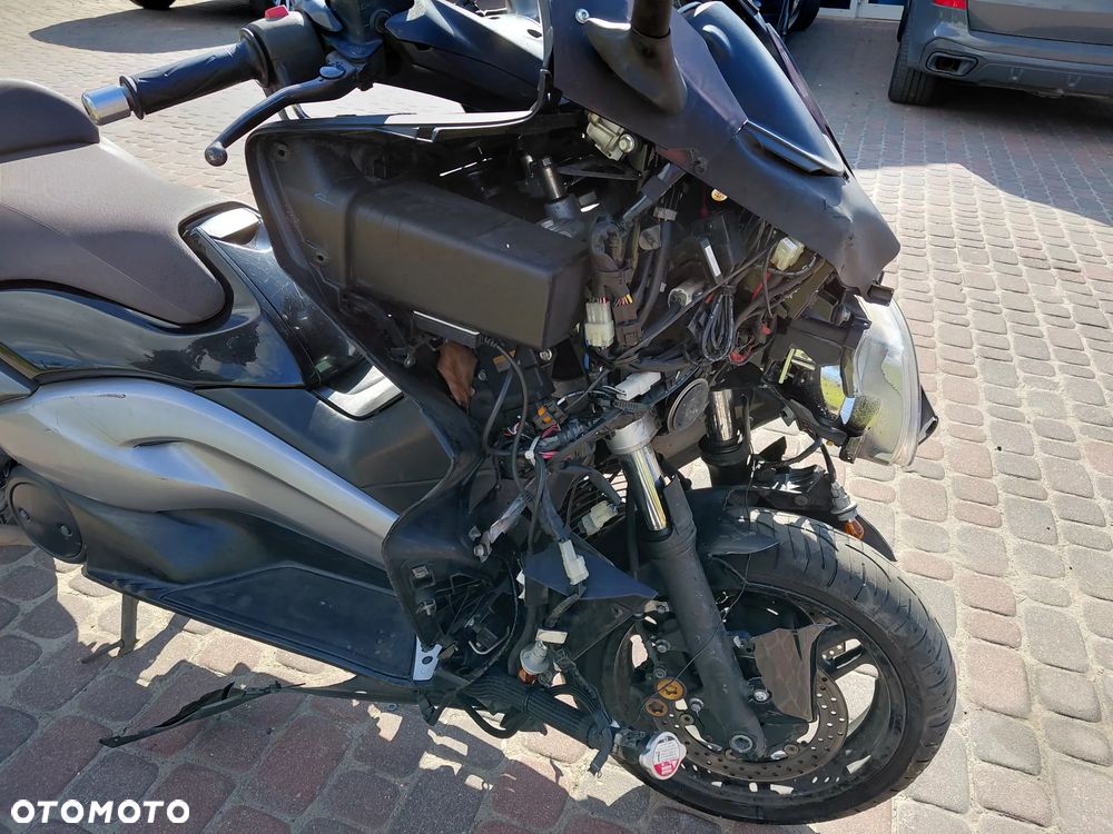 Yamaha Tmax - 10