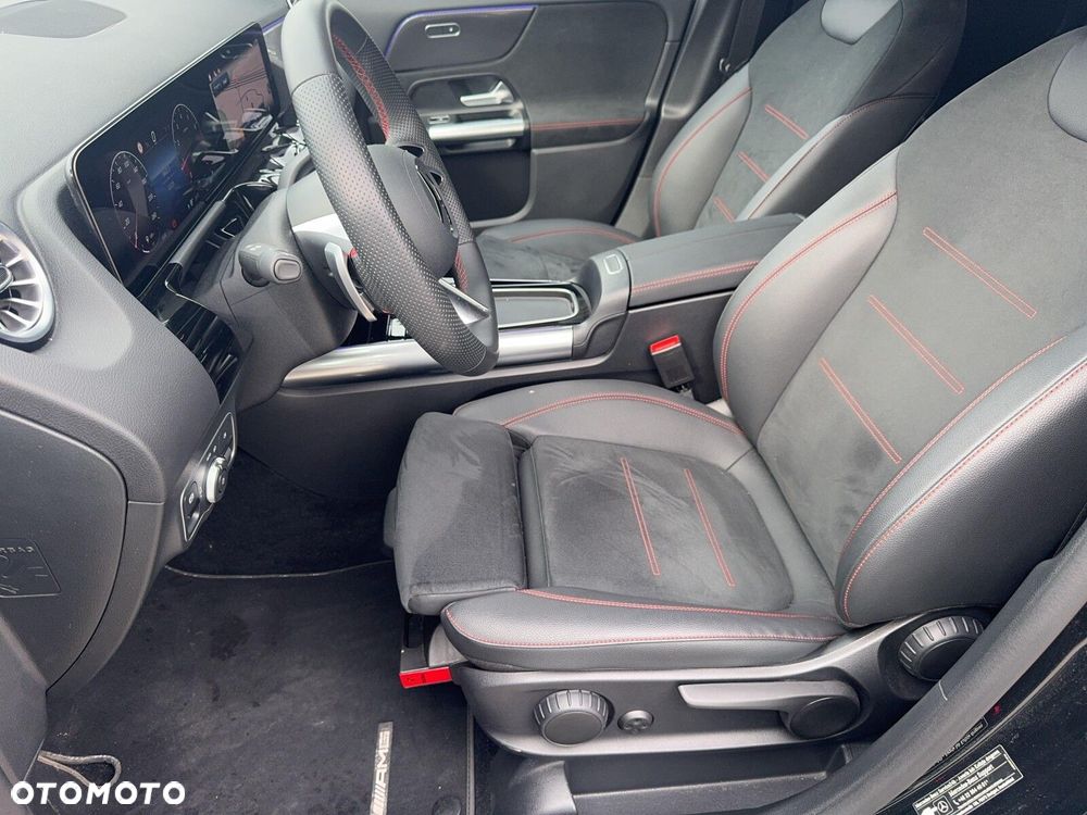 Mercedes-Benz GLA - 16