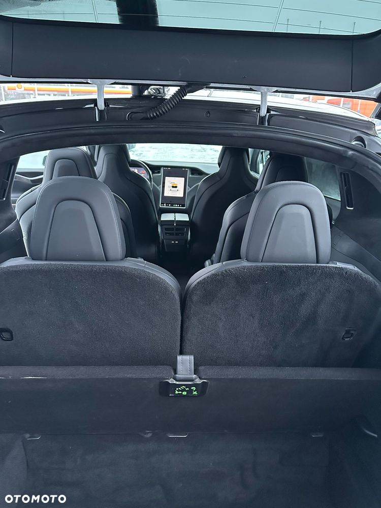 Tesla Model X - 18