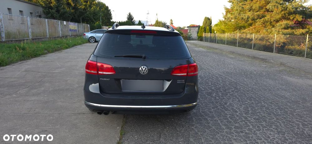 Volkswagen Passat 2.0 TDI Comfortline DSG - 12