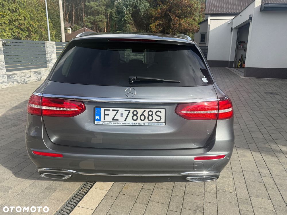 Mercedes-Benz Klasa E 220 d 4-Matic 9G-TRONIC - 4