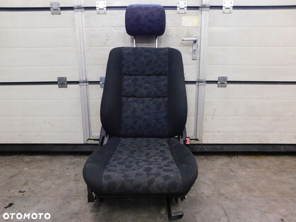 MERCEDES W202 2.2 CDI FOTEL PASAŻERA - 1